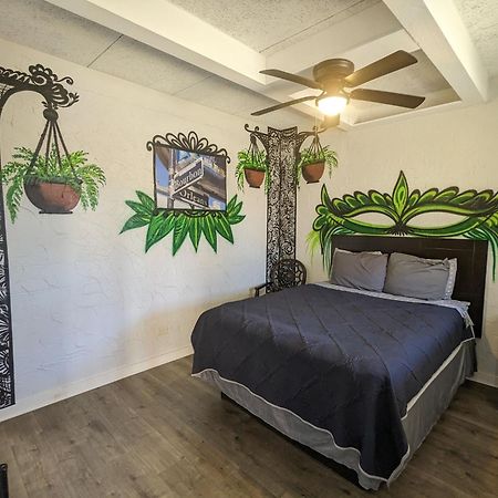 Riverboat Inn & Suites Мэдисон Экстерьер фото
